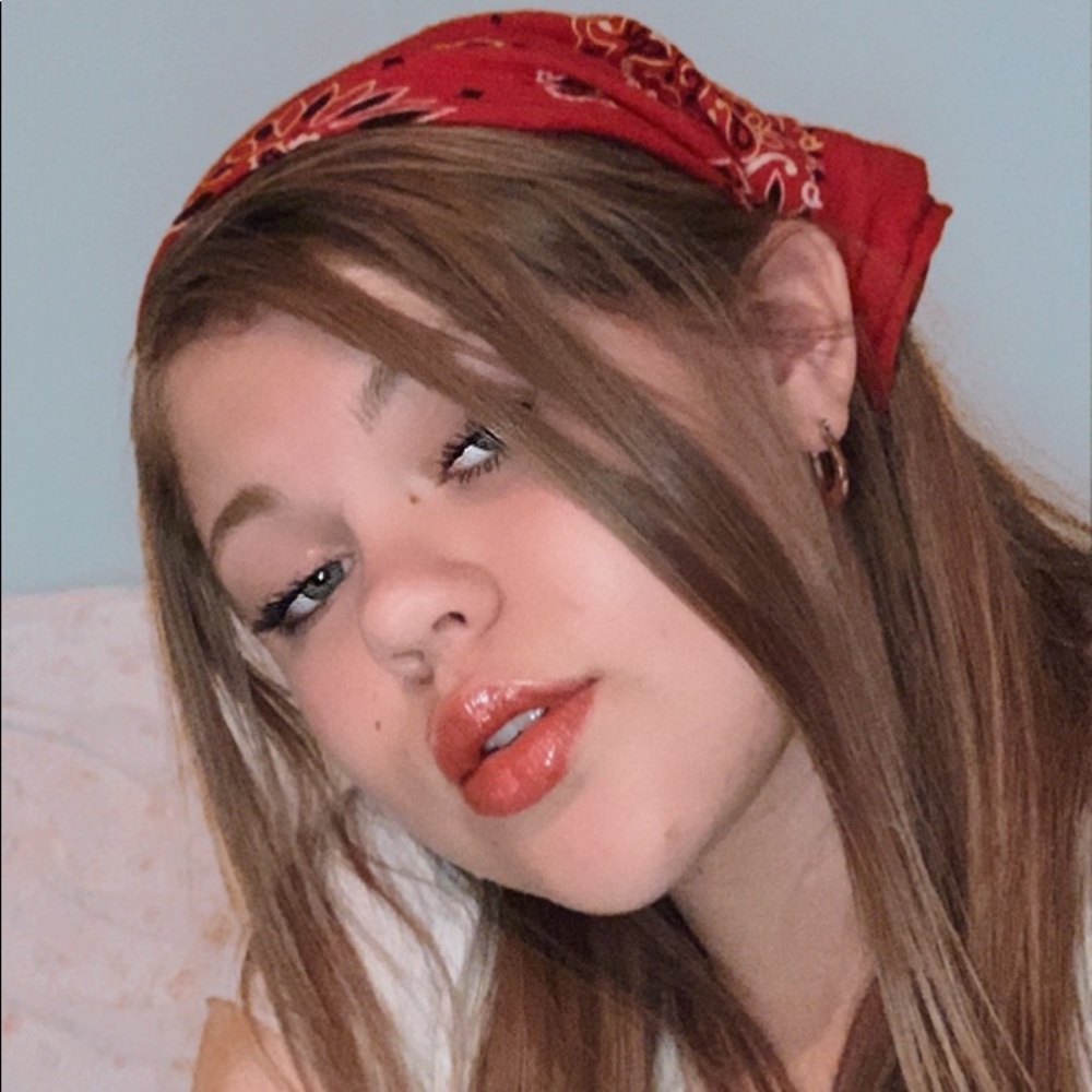 Meet your Posher, Emma